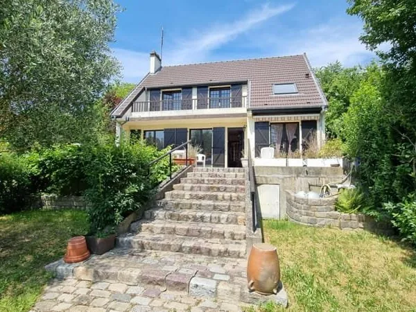 92220 - Bagneux Maison de 6 pièces - 147 m² -terrain de 800 m²