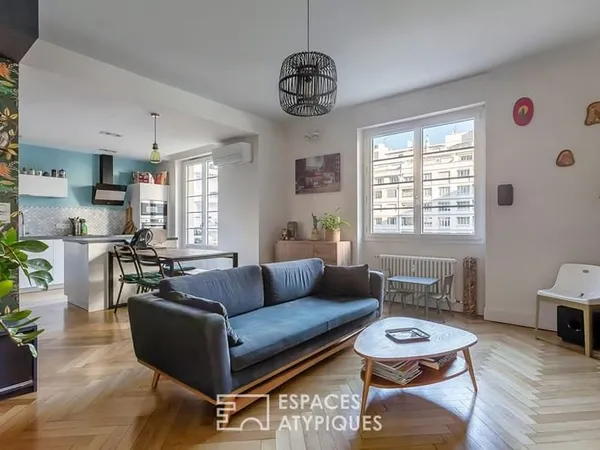 Bel ancien rénové avec deux balcons