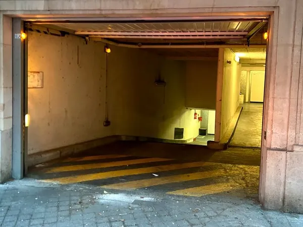 Place de parking en sous-sol - Paris 12e - Michel Bizot