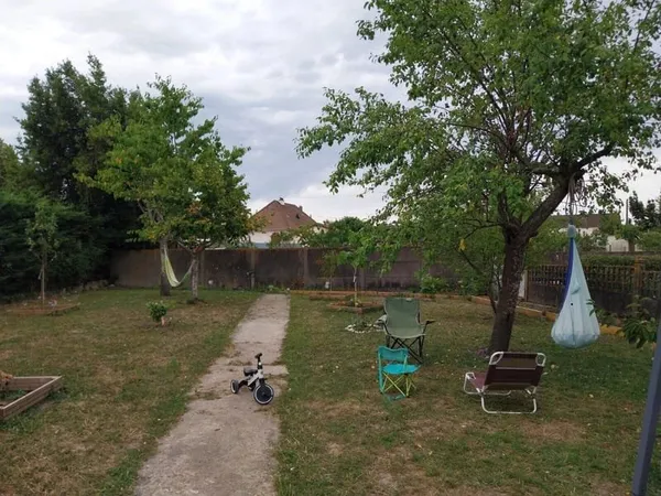 Vierzon Nord : Maison T.8 - 3 niveaux 255 M² sur 1000 M² de terrain