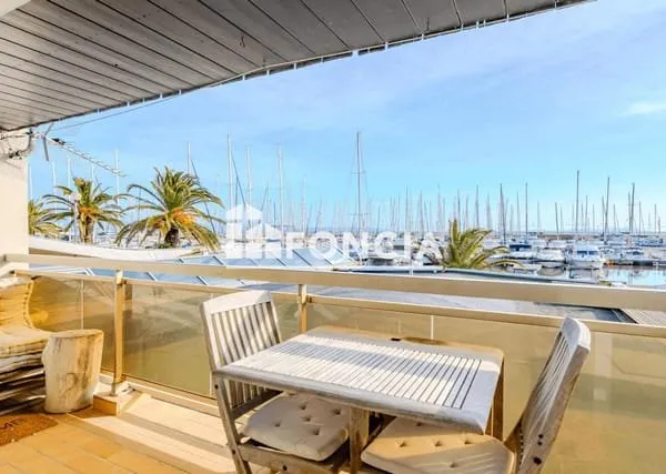 T2 EN DUPLEX EXTERIEUR ET STATIONNEMENT VUE MER