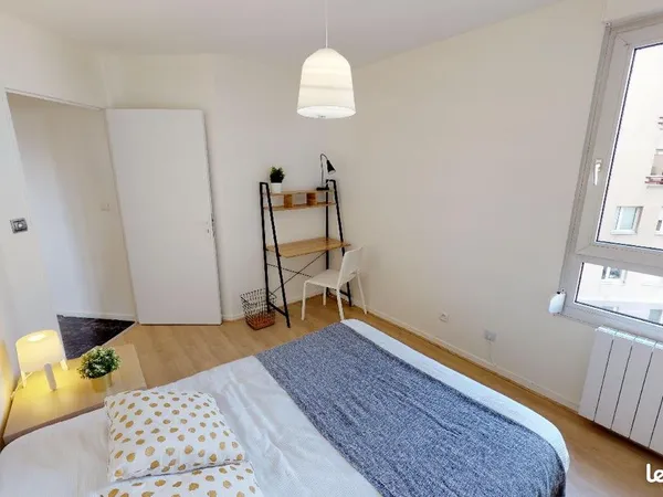 Chambre 5 pièces 72 m²