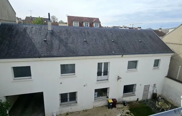 Local commercial 240 m²