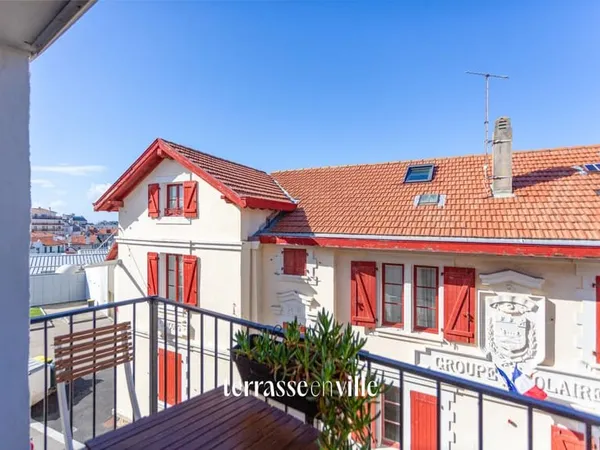 BIARRITZ CENTRE VILLE - DERNIER ETAGE - T3 - 67M2 - BALCON -