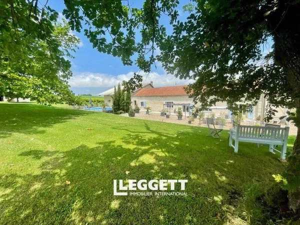 Maison 9 pièces 279 m²