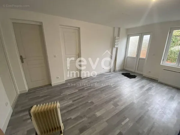 Maison rénovée 2 chambres grande pièce de vie 72160