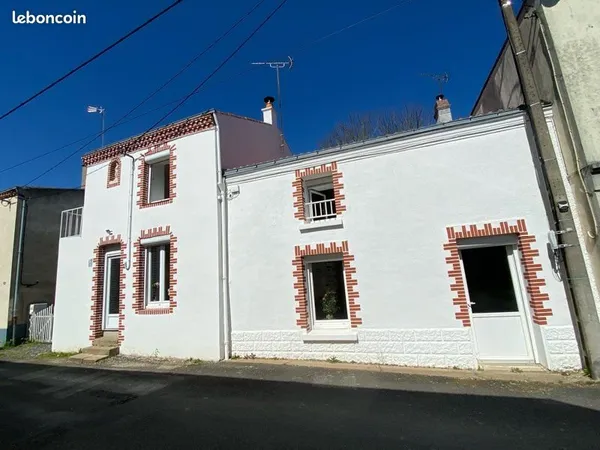 Maison de charme rénovée - 135 m² - 3 chambres - Jardin - Centre bourg - DPE B