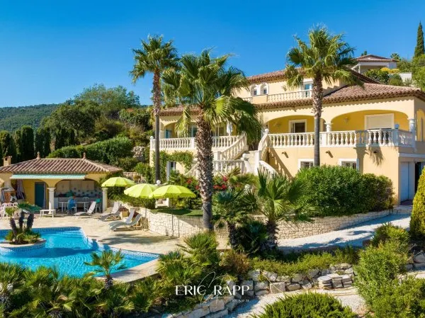 Villa offrant une belle vue mer + F3 indépendant