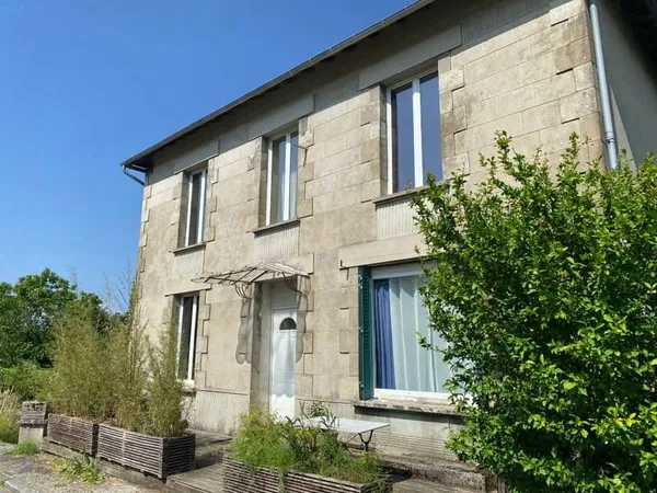 Maison de campagne à potentiel avec jardin