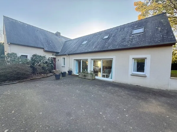 Maison à vendre 10 pièces SAINT PERE MARC EN POULET (35)