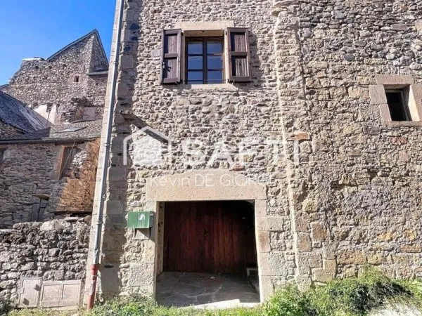 Maison ancienne au coeur du fort de Flaujac