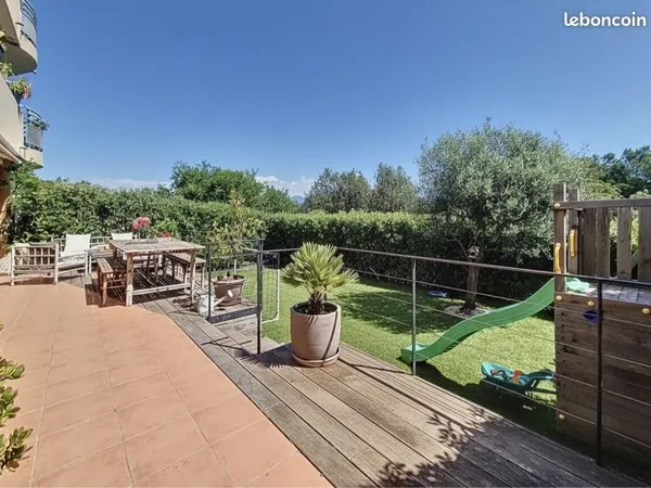 St Laurent du Var - T3 70 m² - Terrasse - Jardin - Sud-est - Rénové - Parking x2 - Calme