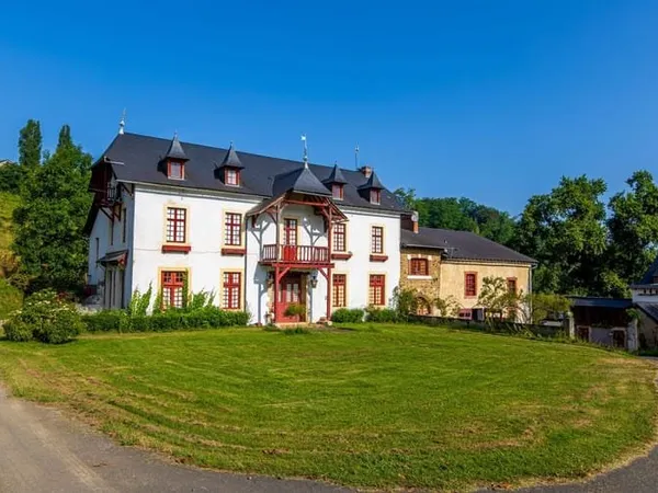 Maison 7 pièces 361 m²