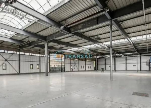 A Louer Entrepôt indépendant de 2 899m² sur un foncier de 4 037m² à Créteil