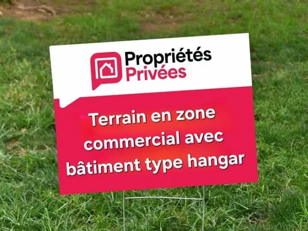 Opportunité unique à Blaye - Terrain en zone commercial avec bâtiment type hangar de 600 m²