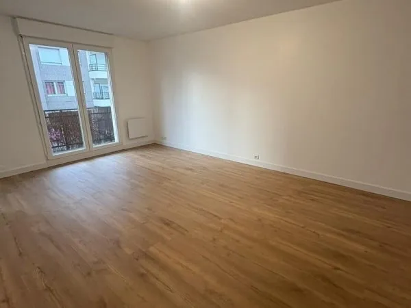 VILLEPINTE - CENTRE VILLE - F1 DE 29,81M2 AVEC BALCON ET PARKING