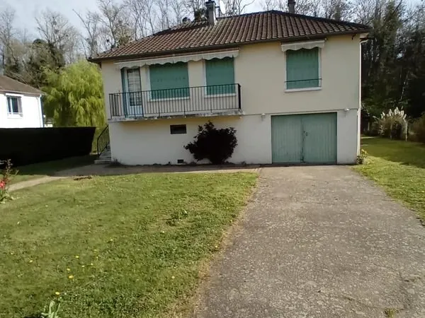 Maison 62 M2 sur étage avec garage total en RC aménageable