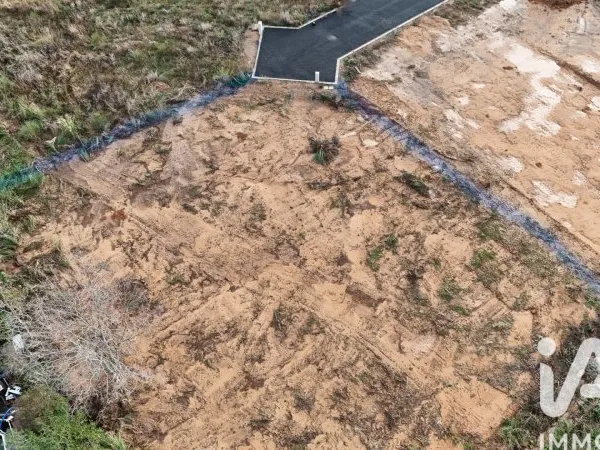 Terrain 843 m²