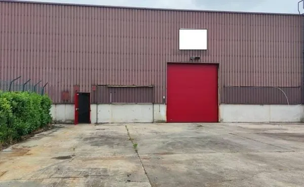 Local d'activité 855 m²