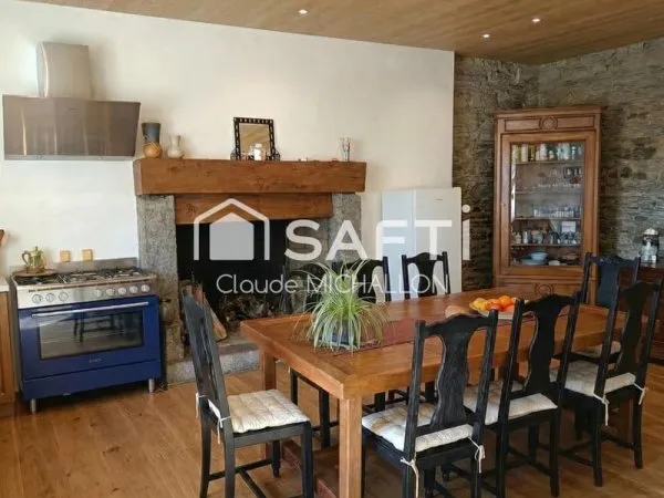 Maison de caractère à rénover - 120 m² habitables sur 3 500 m² de terrain - 44660 ROUGE