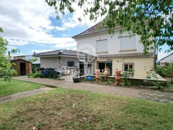 Maison 8 pièces 263 m²