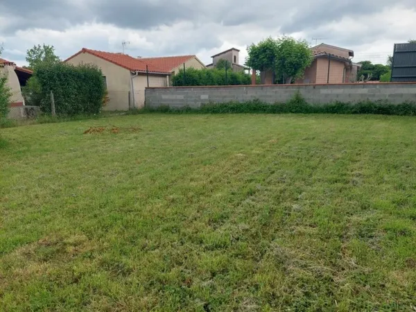 Terrain 570 m²