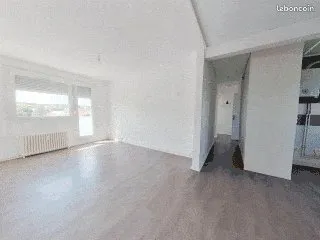 Beau F4 de 73 m² avec balcon et vue dégagée à COCHEREN A SAISIR
