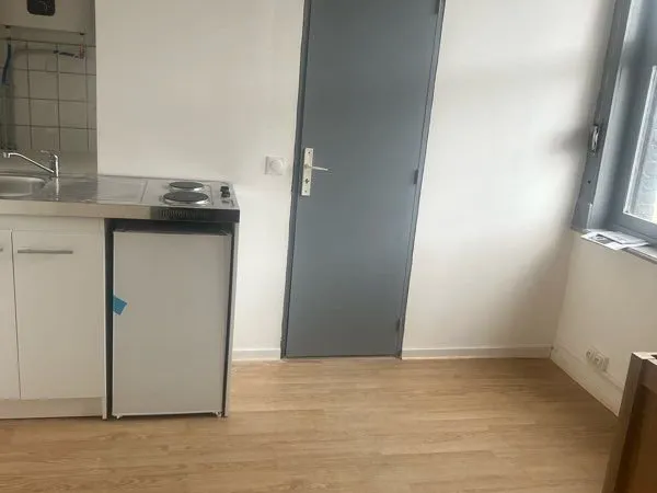 Studio 13 m2 très bien situé à Mons-en-Baroeuil