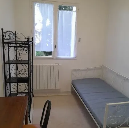 Studio 1 pièce 13 m²