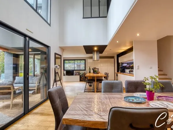 Maison familiale contemporaine, un cocon proche du centre