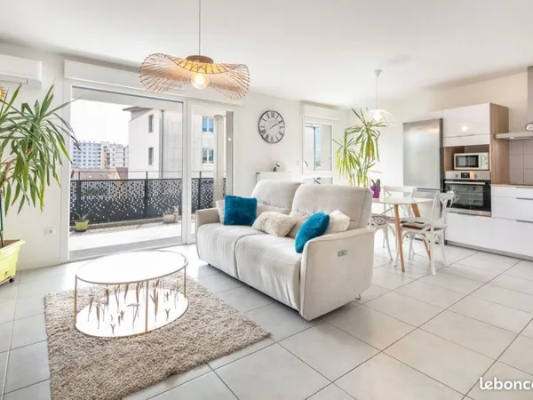 À vendre - Superbe T3 avec terrasse dans résidence récente