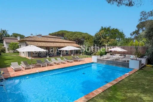 Mas provençal 13 pièces 345 m²