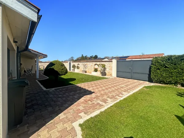 Maison Plain pied avec piscine.