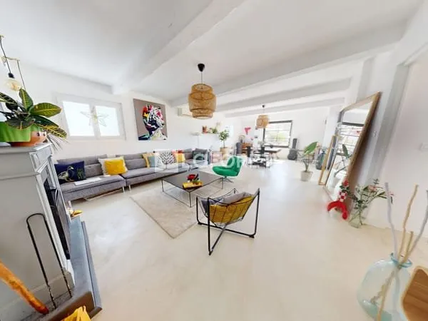 Villa contemporaine de caractère 170 m² 5 000 m² de terrain