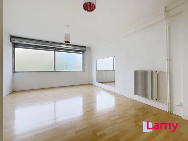 Local commercial 69 m²
