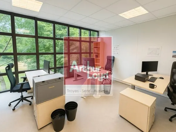 Local professionnel 763 m²