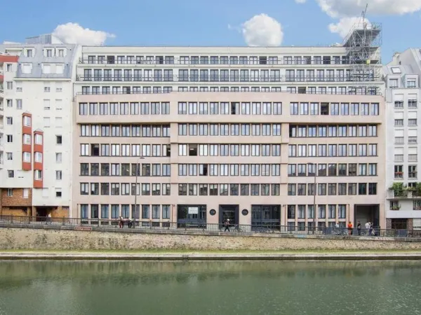 Bureaux 1623 m²