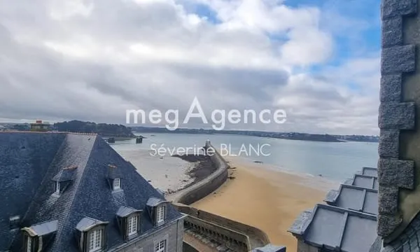 A vendre Saint-Malo Intra-muros, vue mer, beau duplex type 4 pièces, cave.
