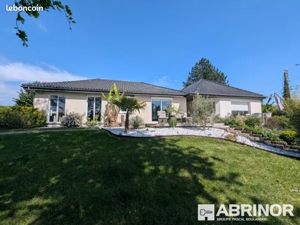 Maison 6 pièces 226 m²
