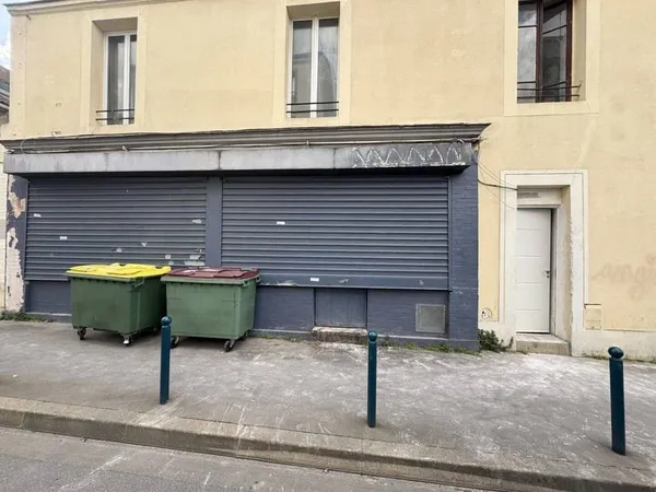 Boutique 2 pièces 100 m²