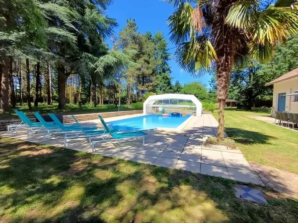 Domaine de charme m² - 330 m² - 2 gîtes - Piscine 60 m² -