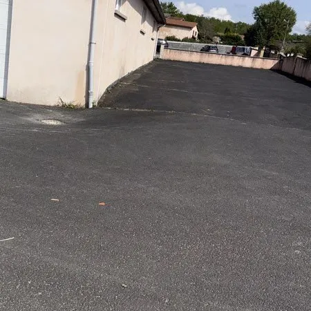 Local d’activité et entrepôt Location Thiers 3p 300m² 1350€