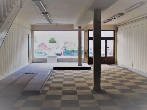 Local commercial 490 m²