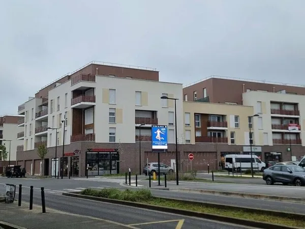 Local commercial 280 m²