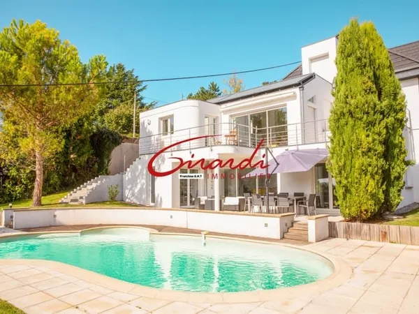 Sur Les Hauteurs De Brunstatt, Magnifique Villa De 307 M2 Sur 10.63 Ares