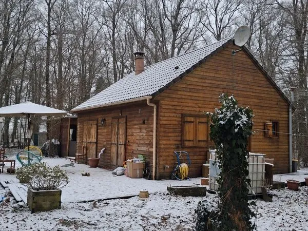Chalet au milieu des bois à 1 heure 30 de Paris