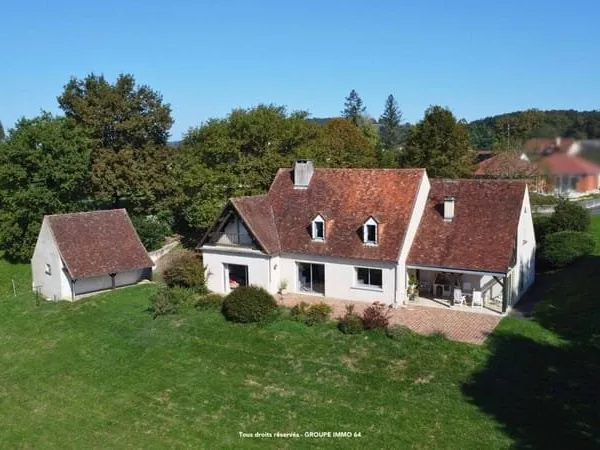Maison 8 pièces 260 m²