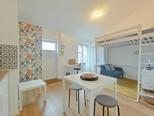 STUDIO MEUBLÉ AU CALME ET CONFORTABLE