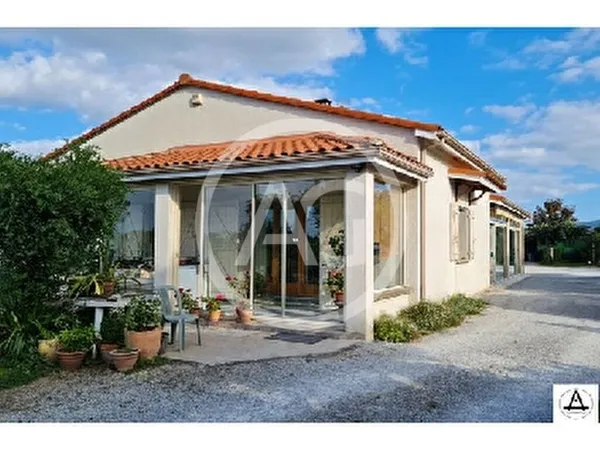 VILLA T4 - PLAIN PIED - PISCINE - DOUBLE GARAGE