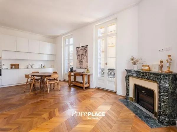Appartement T3 de 92m2 à Bordeaux 33000, Rue des herbes